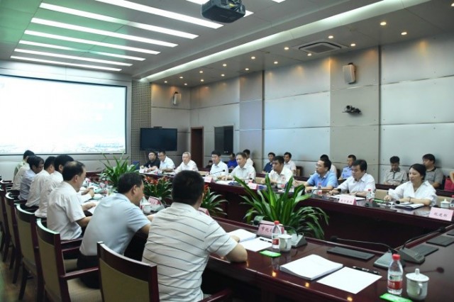 何樹山副市長(zhǎng)聽取東方泰瑞公司天津港南疆石化區(qū)域階段性安全評(píng)估工作的匯報(bào)